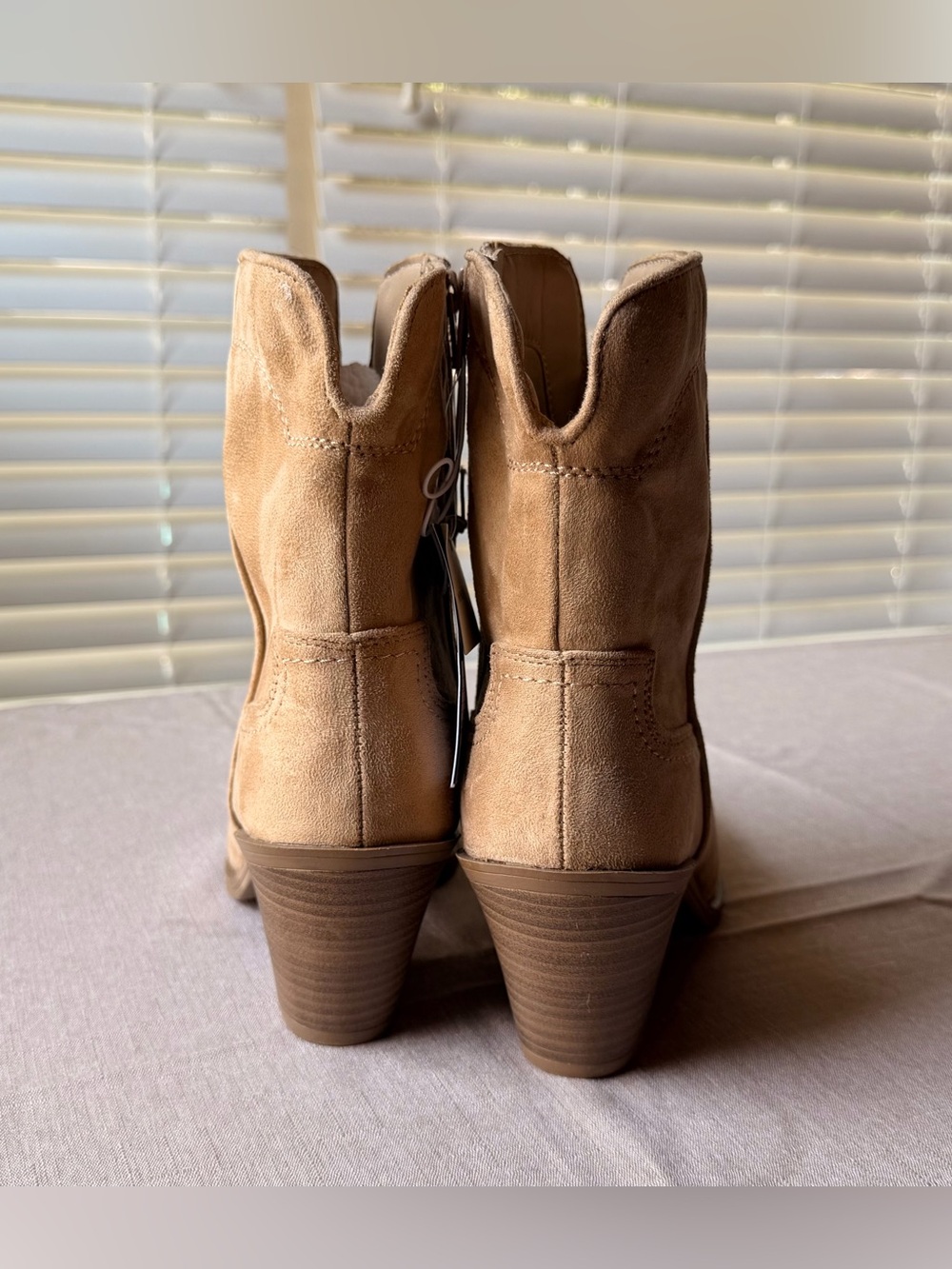 Universal Thread Dallas Tan Suede Western-Inspired Ankle Boots NWT - Picture 3 of 6